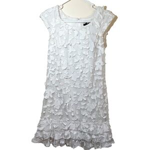 Elegant White Floral Dress women size 4 all white dress with fabric florals